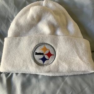 NWOT Ladies white Pittsburgh Steelers ski cap
